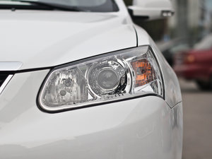 2012款1.5L 手动标准版 大灯