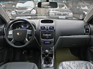 2012款1.5L 手动标准版 内饰全景
