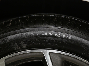 2018MHEV ҫǰ ݆̥ߴ