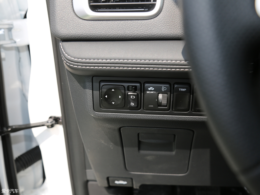 2018���h��X6 1.8L �ք�4G�����F��