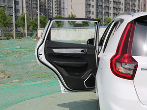 2018款1.8L 手动4G互联豪华型 左后车门
