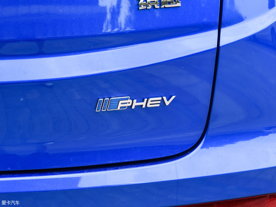 2019_ԽPHEV 260T DCT Battle