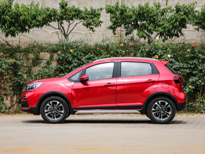 2019款升级版 1.5L 手动精英型 正侧（左）