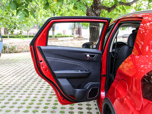 2019款升级版 1.5L 手动精英型 左后车门