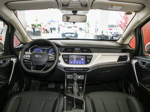 2019款升级版 1.5L CVT精英型 内饰全景