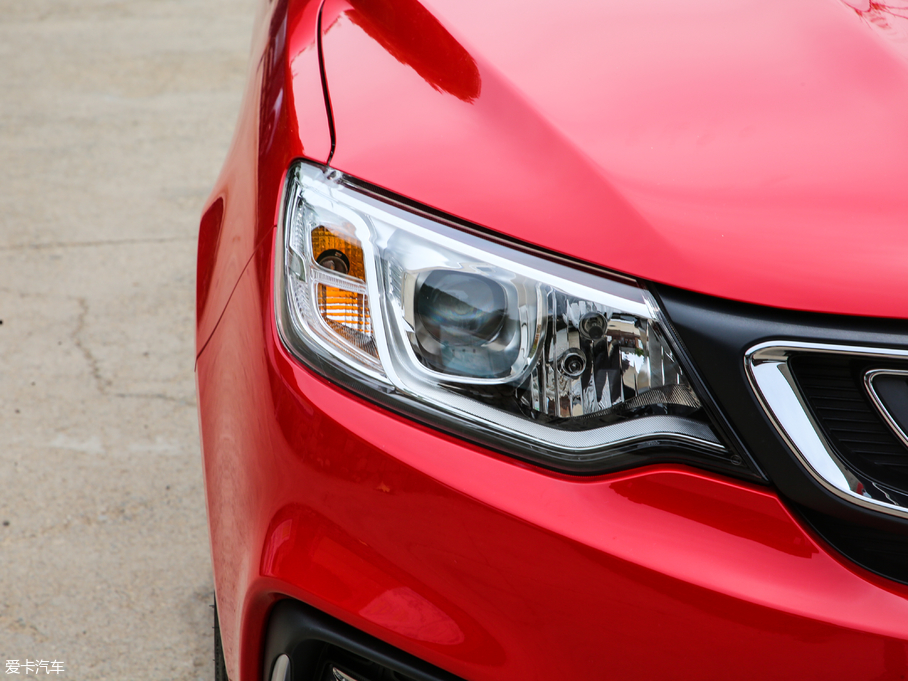 2019���h�� ������ 1.5L �Ԅ����F�� ��V