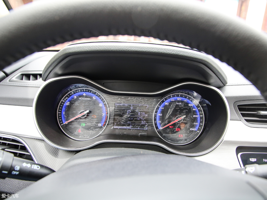 2019���h�� ������ 1.5L �Ԅ����F�� ��V