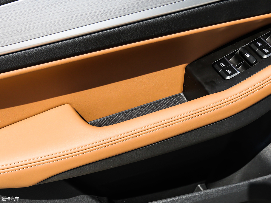 2019���h��X6 1.4T CVT 4G�����A�� ��VI