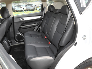 2019款1.4T 手动4G互联尊贵型 国VI 后排座椅