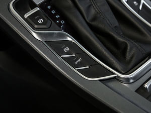 2019款领军版 1.5L CVT尊贵型 中控区