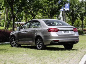 2019款领军版 1.5L CVT尊贵型 左后45度