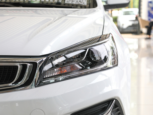 2019款领军版 1.5L 手动豪华型 大灯