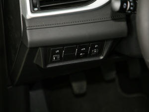 2019款领军版 1.5L 手动向上互联型 中控区