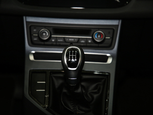 2019款领军版 1.5L 手动向上互联型 中控区