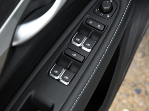 2019款领军版 1.5L CVT向上互联型 中控区