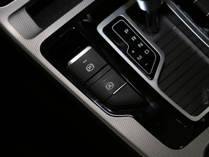 2020款1.4T CVT亚运型 驻车制动器