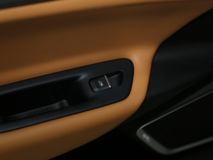 2020款1.4T CVT亚运型 中控区