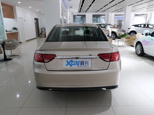 2020款1.5T DCT豪华型 正后	