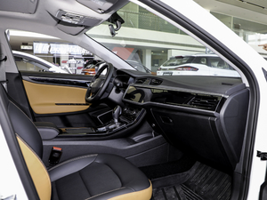 2020款1.5T DCT豪华型 中控区