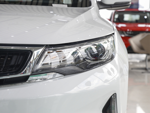 2020款1.4T 手动亚运型 大灯