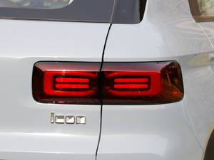 2020款1.5TD i7 BSG 尾灯