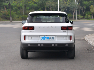 2020款1.5TD i6 BSG 正后	