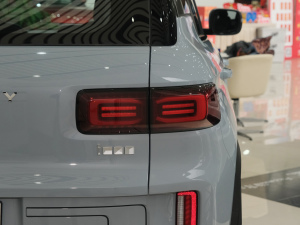 2020款1.5TD i5 尾灯