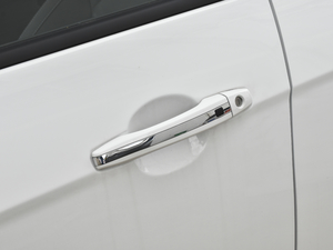 2020款1.5L CVT豪华型 主驾门拉手