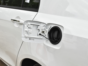2020款1.5L CVT豪华型 油箱盖