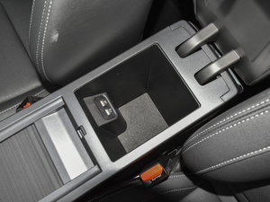 2020款1.5L CVT豪华型 空间座椅