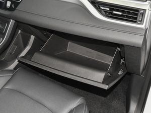 2020款1.5L CVT豪华型 手套箱