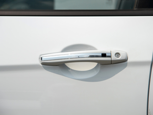 2020款1.5L 手动豪华型 主驾门拉手
