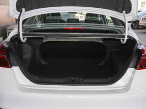 2020款1.5L 手动舒适型 行李厢空间