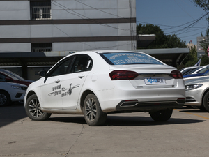 2020款1.5L 手动向上版 左后45度