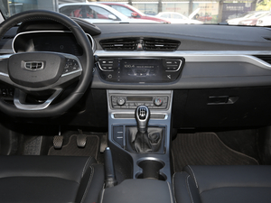 2020款1.5L 手动向上版 中控台