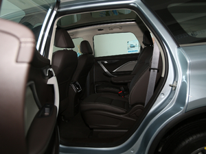 2021款1.8TD DCT舒适型 后排空间