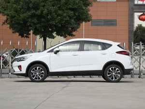 2020款1.4T 手动雅 正侧（左）