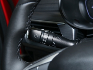 2020款260T DCT动 中控区