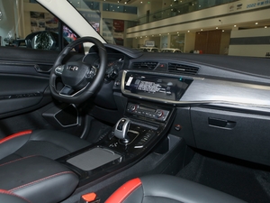 2020款260T DCT动 中控区