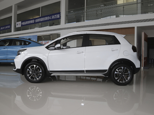 2020款1.5L 手动尊贵型 正侧（左）