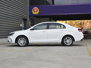 2021款UP 1.5L 手动豪华型 正侧（左）