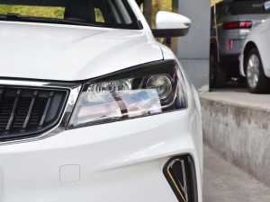 2021款UP 1.5L 手动豪华型 大灯
