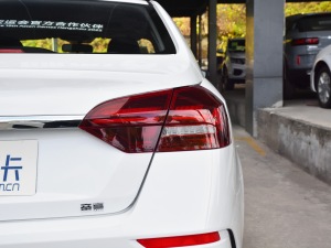 2021款UP 1.5L 手动豪华型 尾灯