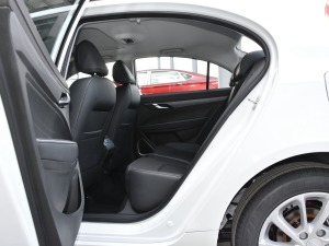 2021款UP 1.5L 手动豪华型 后排空间