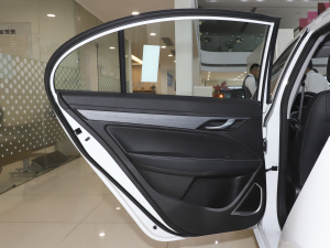 2021款UP 1.5L CVT舒适型 左后车门