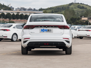 2022款第4代 1.5L CVT尊贵型 正后	