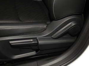 2022款第4代 1.5L CVT尊贵型 主驾驶座椅调节