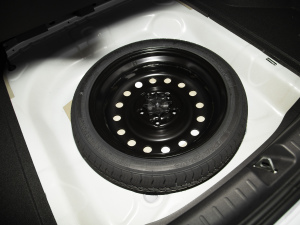 2022款第4代 1.5L CVT尊贵型 备胎