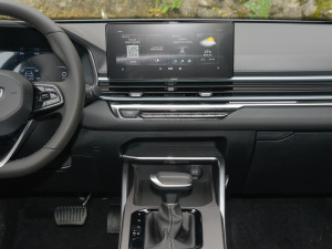 2022款第4代 1.5L CVT精英型 中控台