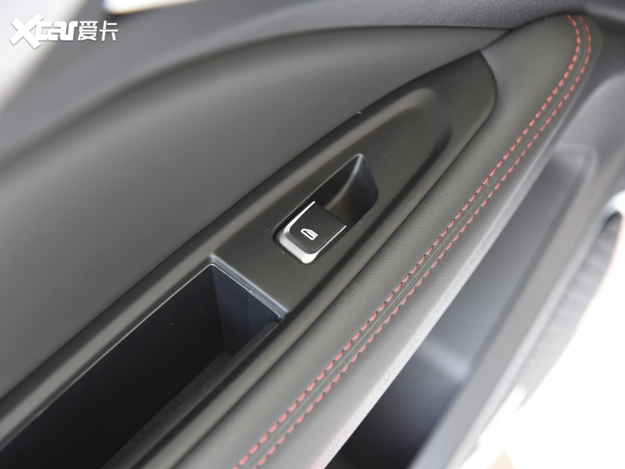 2021����ԽS 2.0TD DCT����W늰�